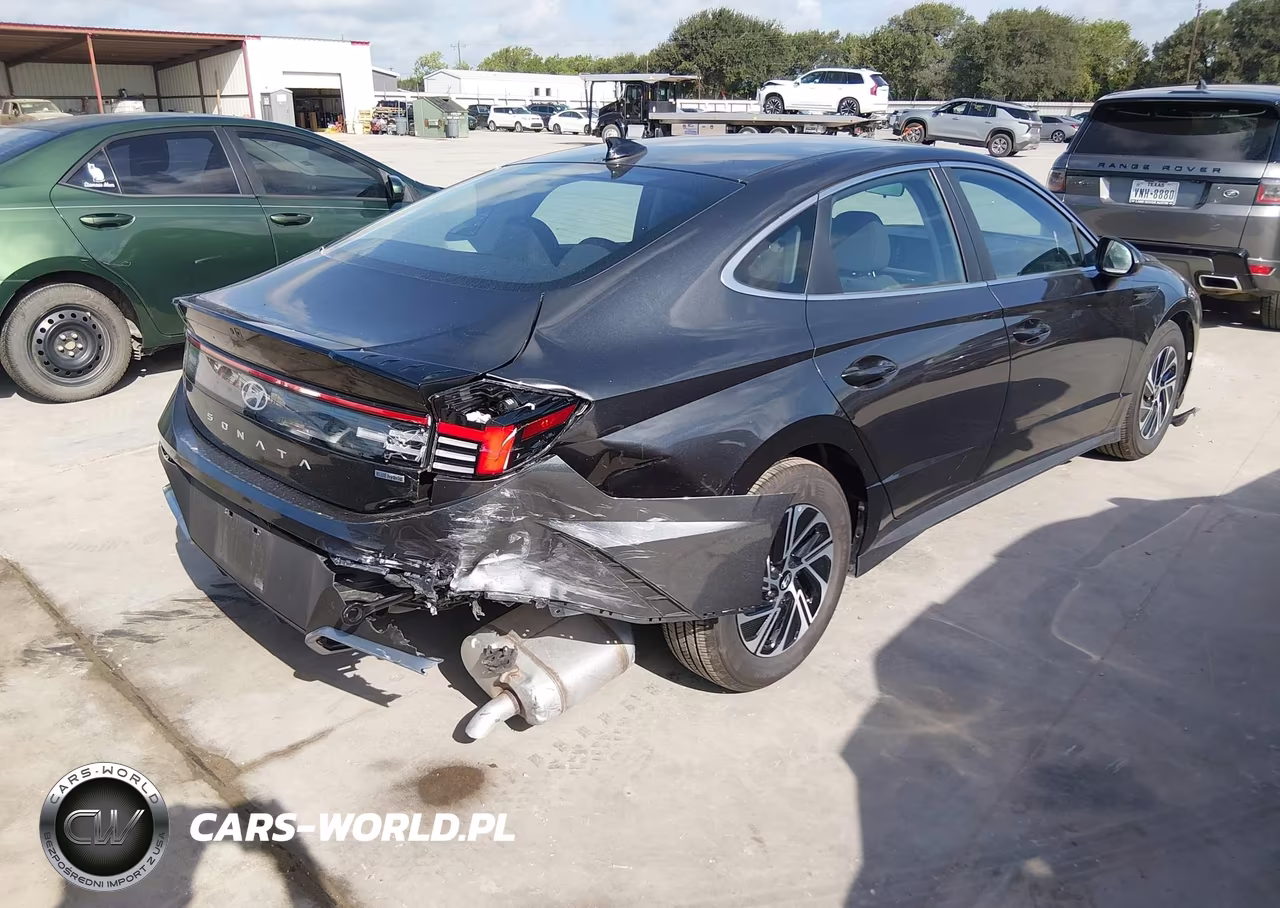 2026 Hyundai Sonata Hybrid Blue VIN:KMHL24JJ3TA156257 - 4