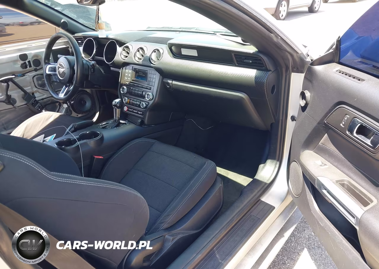 2016 Ford Mustang V6 VIN:1FATP8EM6G5334653 - 5