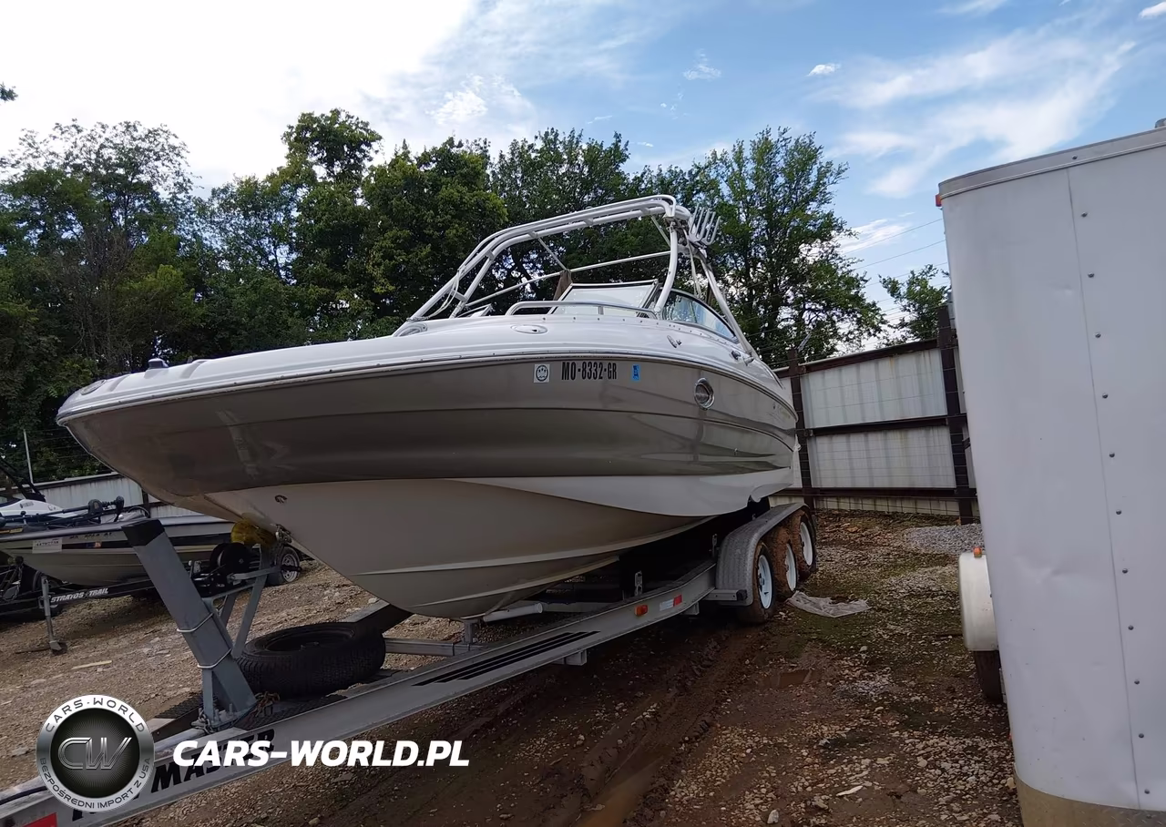 2004 Crownline 26'