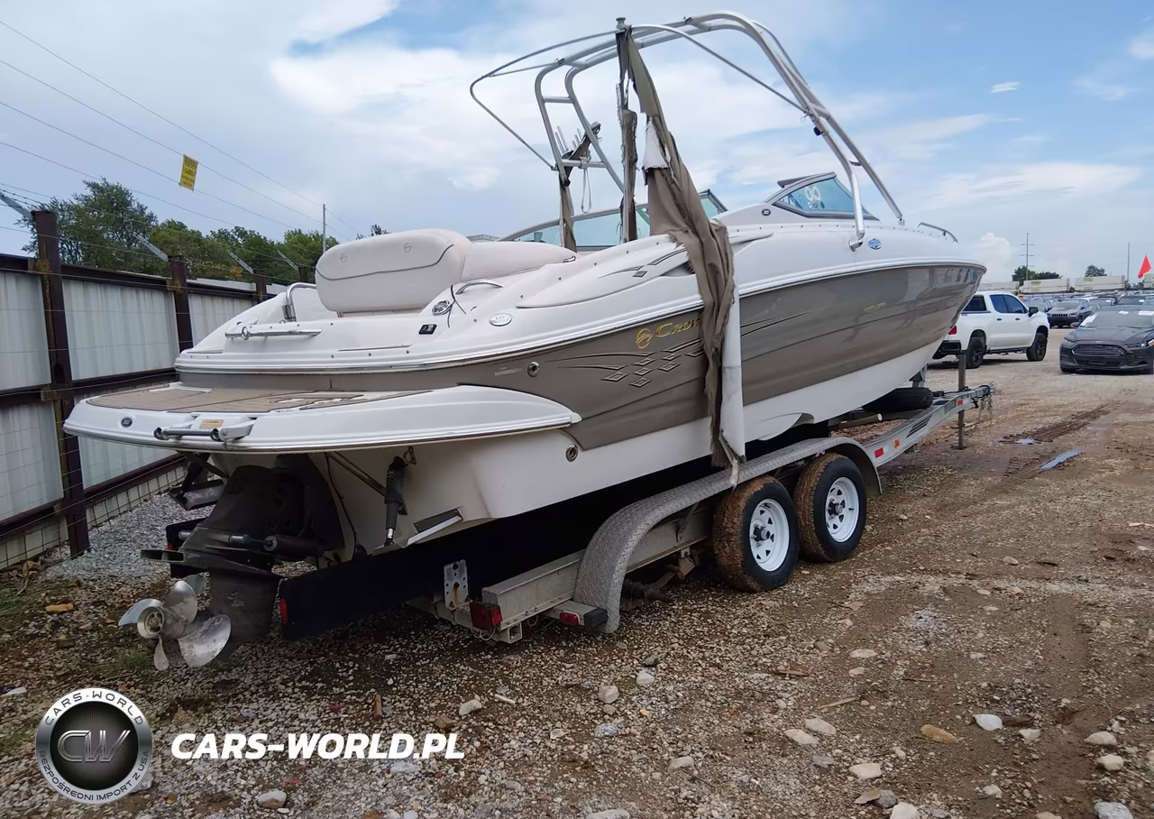 2004 Crownline 26' VIN:00000JTC55558D404 - 3
