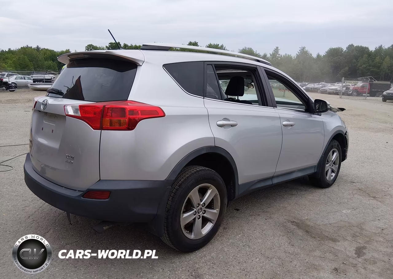 2015 Toyota Rav4 Xle VIN:2T3RFREV9FW386176 - 4
