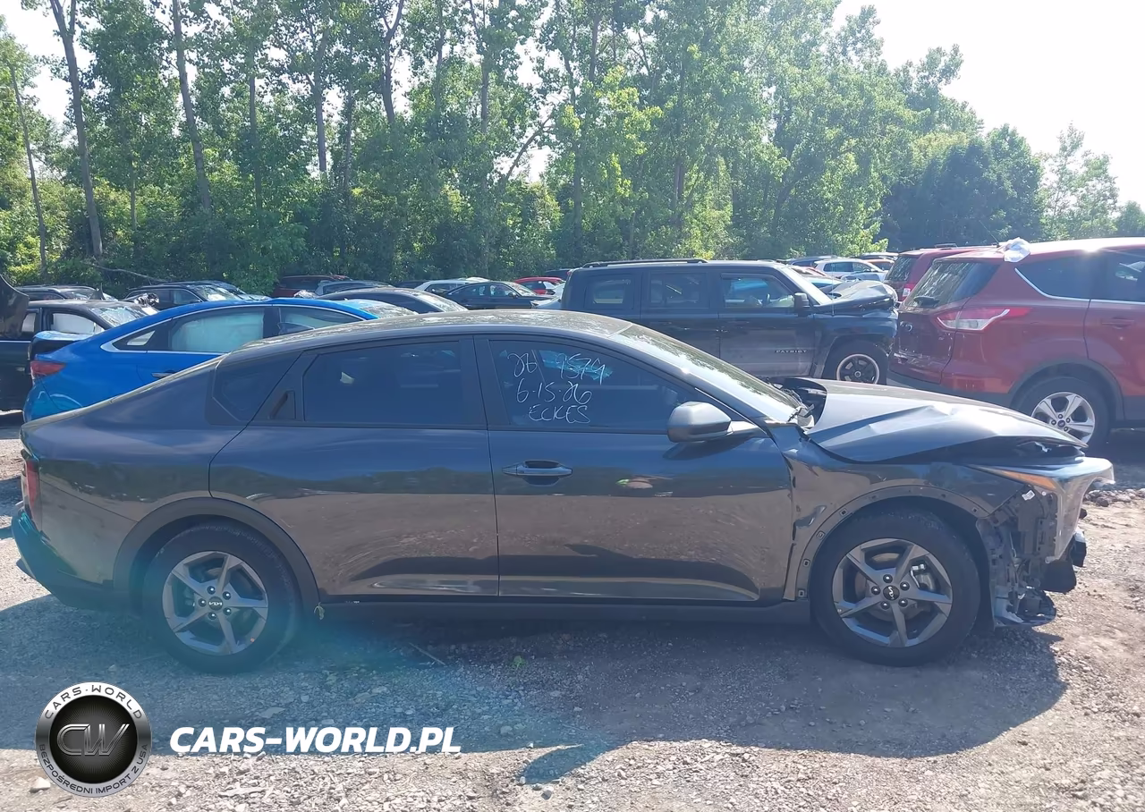 2025 Kia K4 Lxs VIN:3KPFT4DE7SE164595 - 13