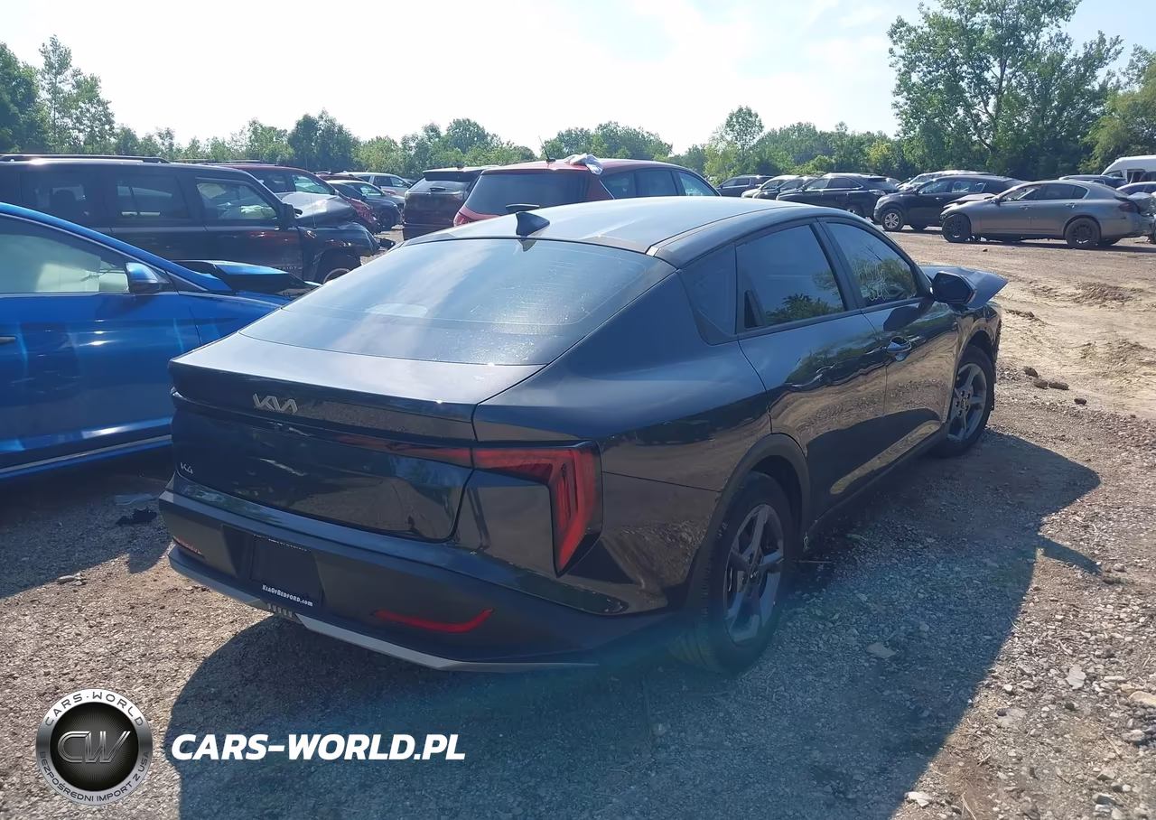 2025 Kia K4 Lxs VIN:3KPFT4DE7SE164595 - 4