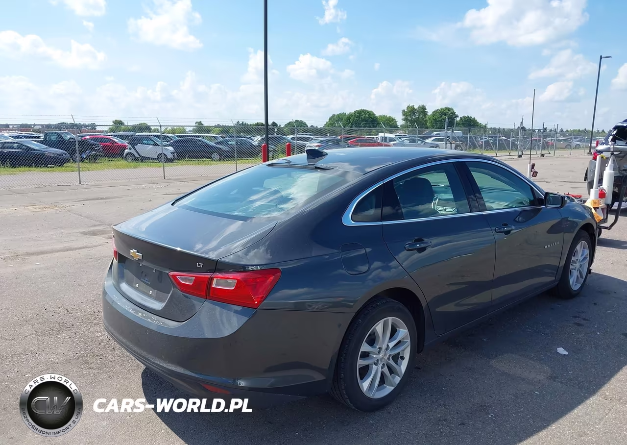2016 Chevrolet Malibu Lt VIN:1G1ZE5ST6GF333347 - 4
