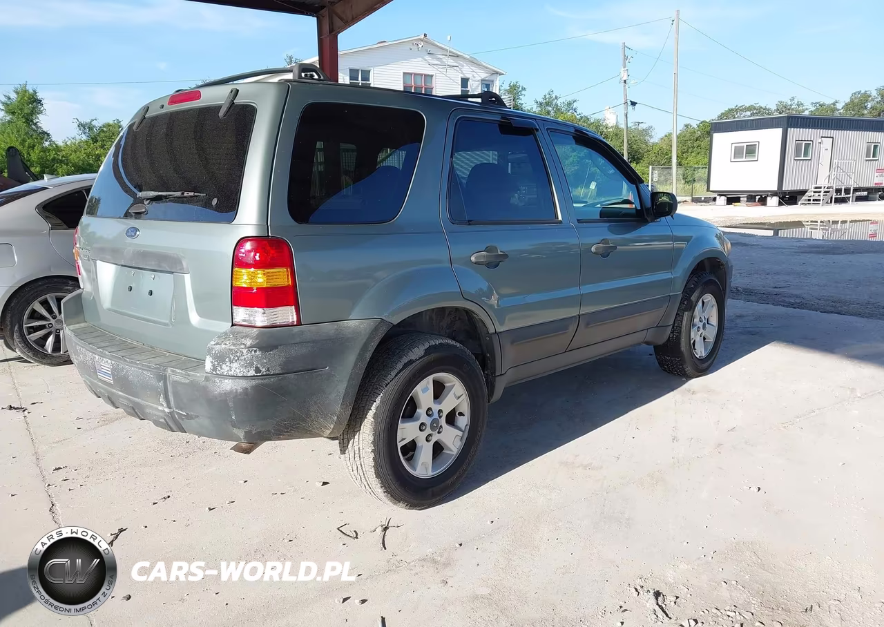 2007 Ford Escape Xlt VIN:1FMYU03Z07KB95836 - 4
