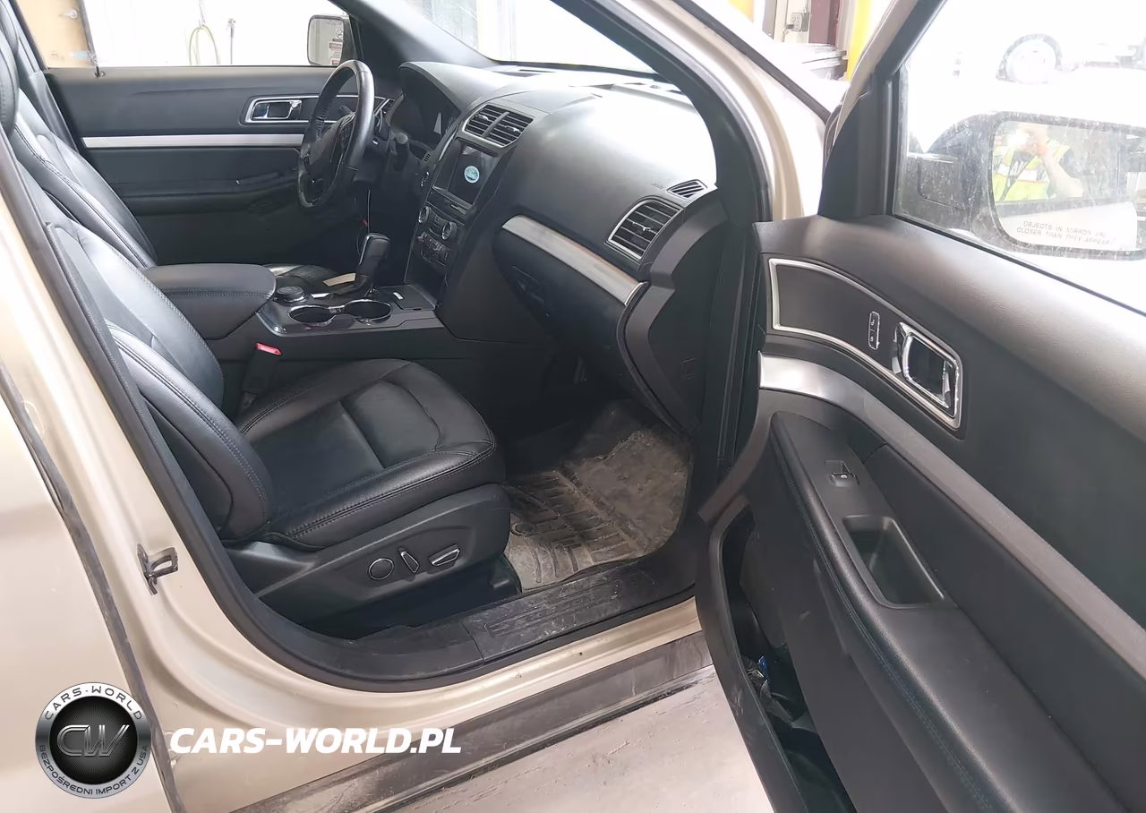 2017 Ford Explorer Xlt VIN:1FM5K8D87HGC32415 - 5