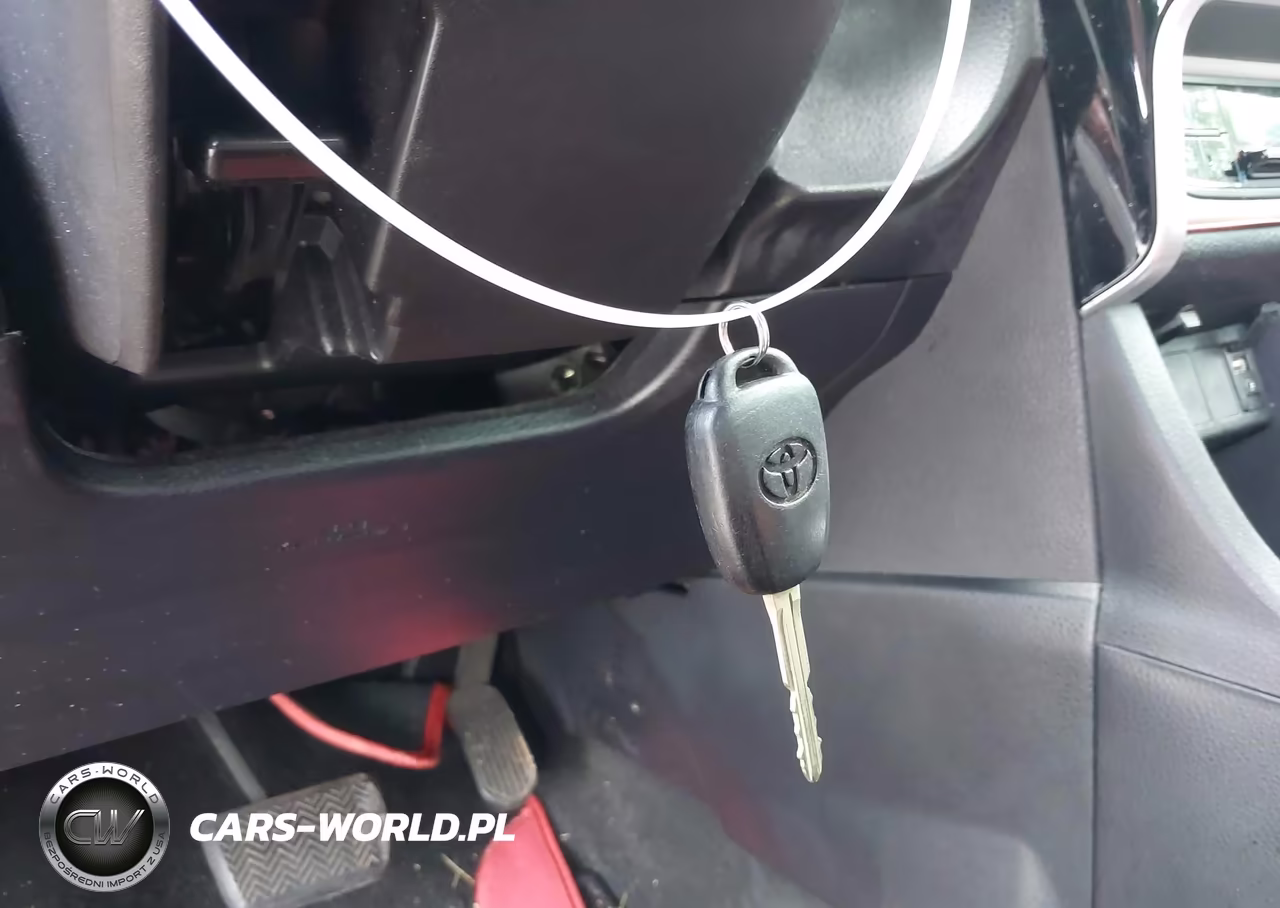 2017 Toyota Corolla Le VIN:2T1BURHE8HC799075 - 17