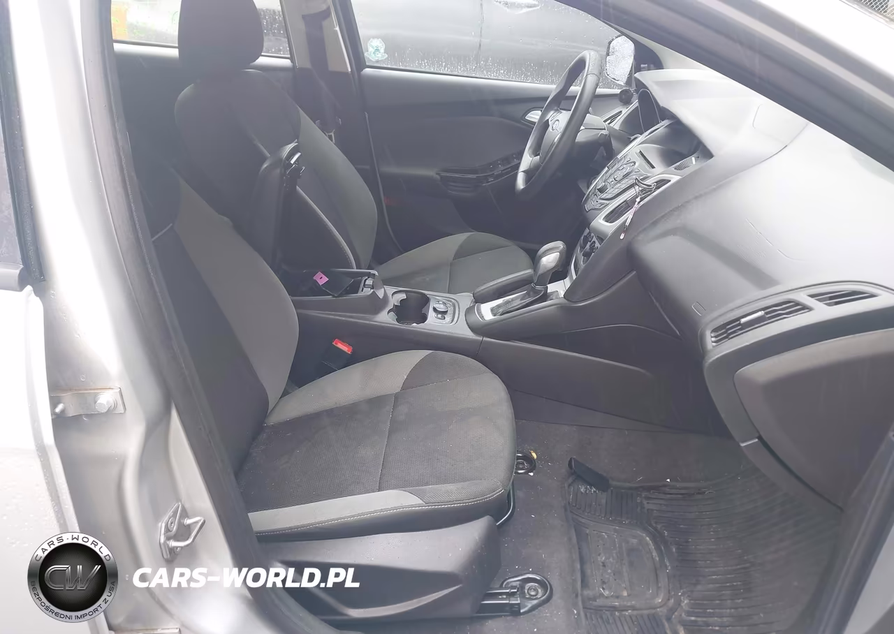 2014 Ford Focus Se VIN:1FADP3F26EL424365 - 5