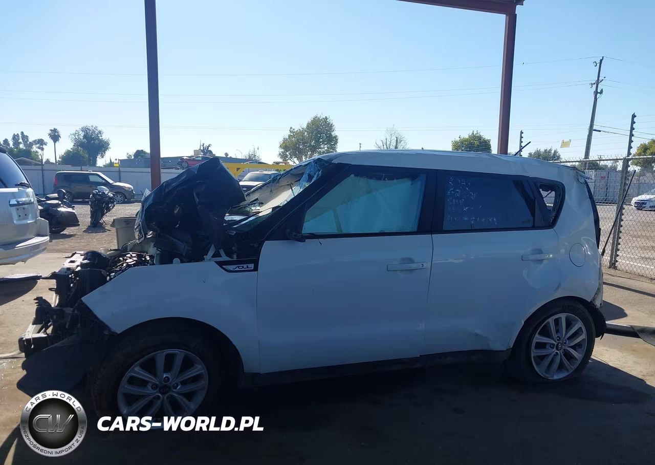 2018 Kia Soul + VIN:KNDJP3A5XJ7898692 - 15