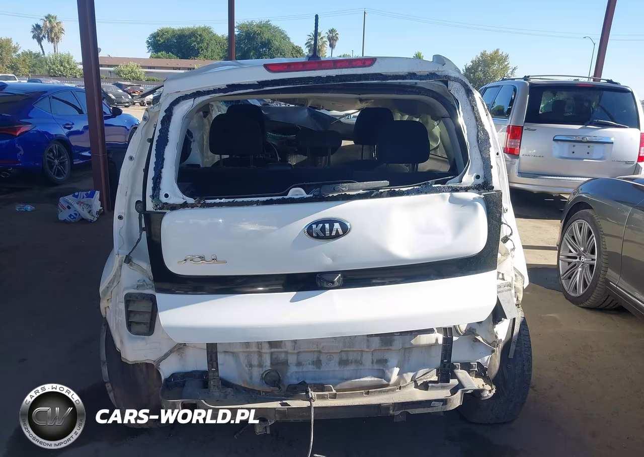 2018 Kia Soul + VIN:KNDJP3A5XJ7898692 - 17