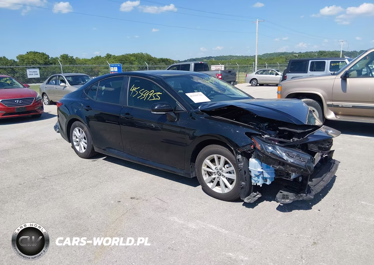 2025 Toyota Camry Le – zdjęcie 1 z 16