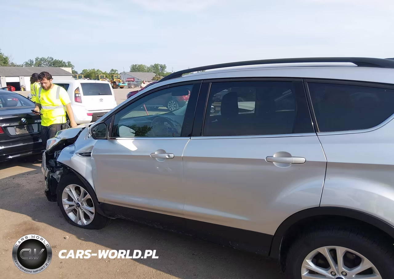 2018 Ford Escape Se VIN:1FMCU9GD1JUD17810 - 14