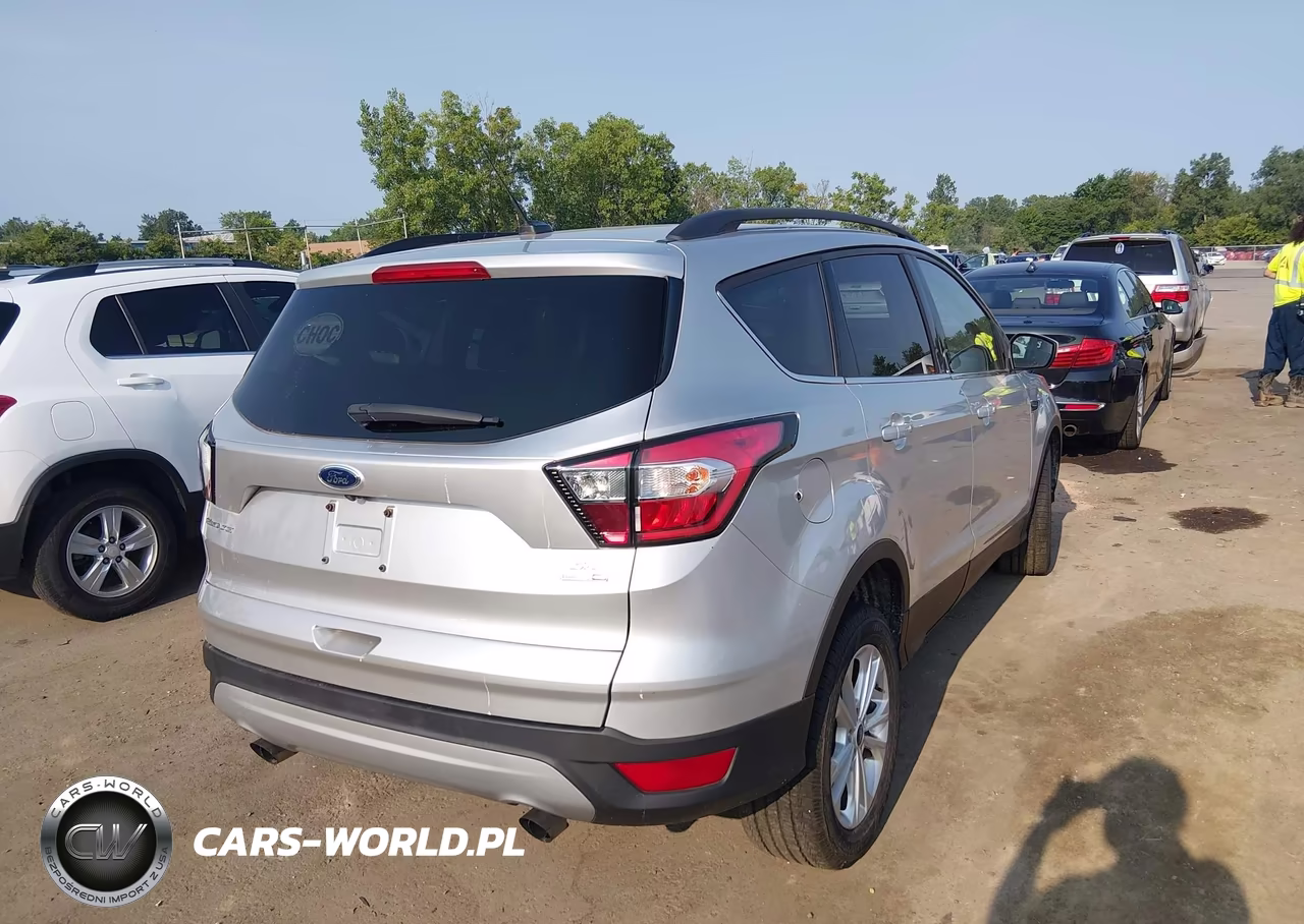 2018 Ford Escape Se VIN:1FMCU9GD1JUD17810 - 4