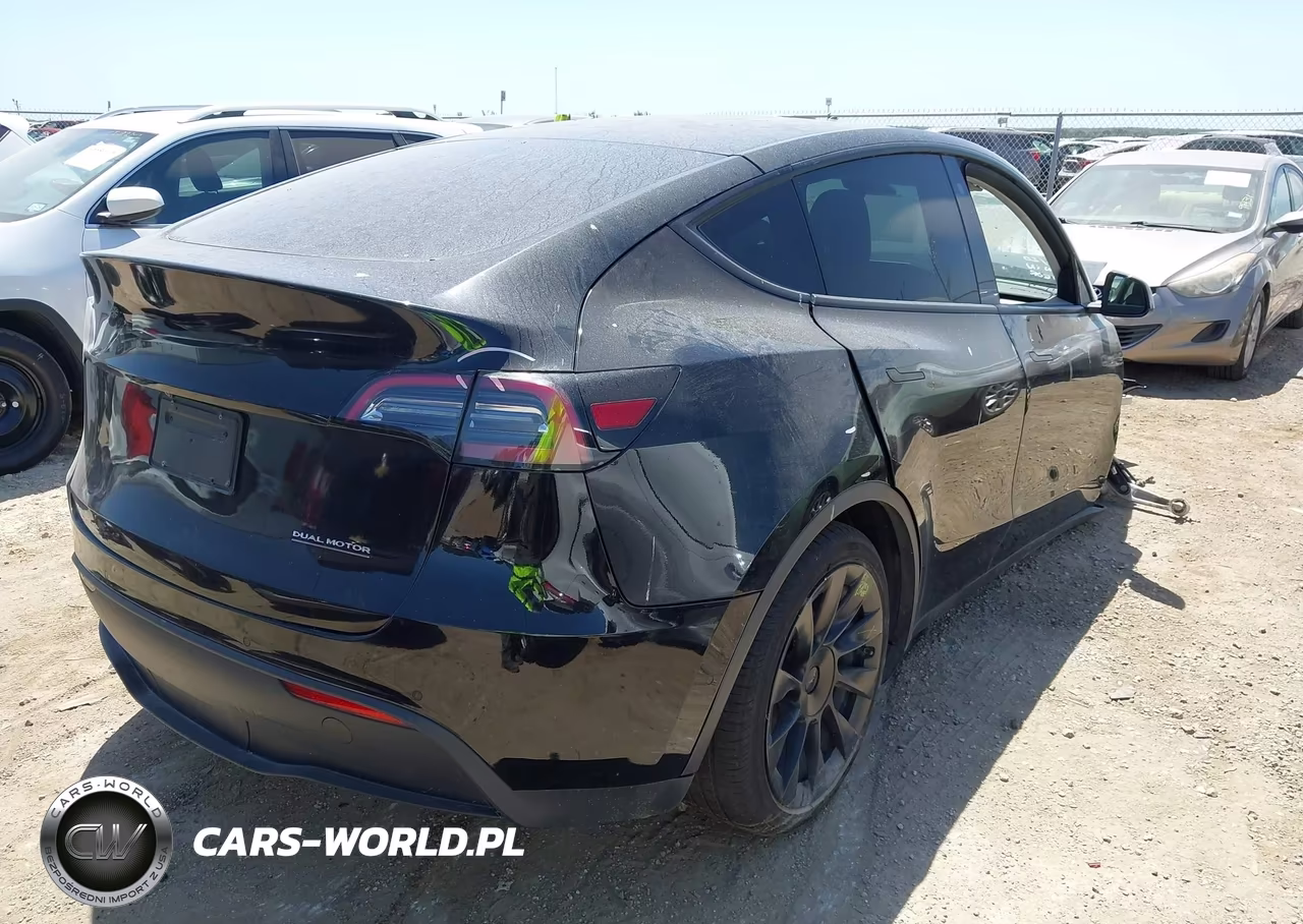 2022 Tesla Model Y Long Range Dual Motor All-Wheel Drive VIN:7SAYGDEE2NF359405 - 4