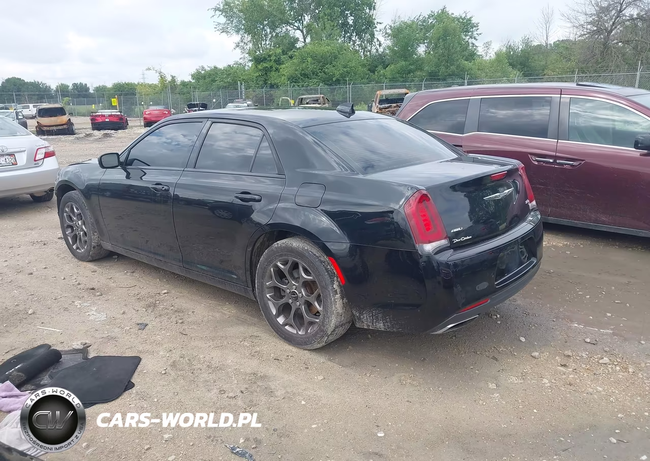2016 Chrysler 300 300S VIN:2C3CCAGG9GH248822 - 3