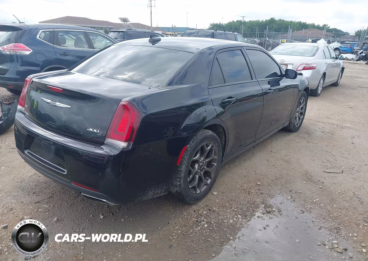 2016 Chrysler 300 300S VIN:2C3CCAGG9GH248822 - 4