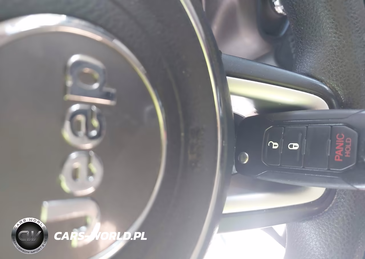 2015 Jeep Renegade Sport VIN:ZACCJAAT7FPC06427 - 11