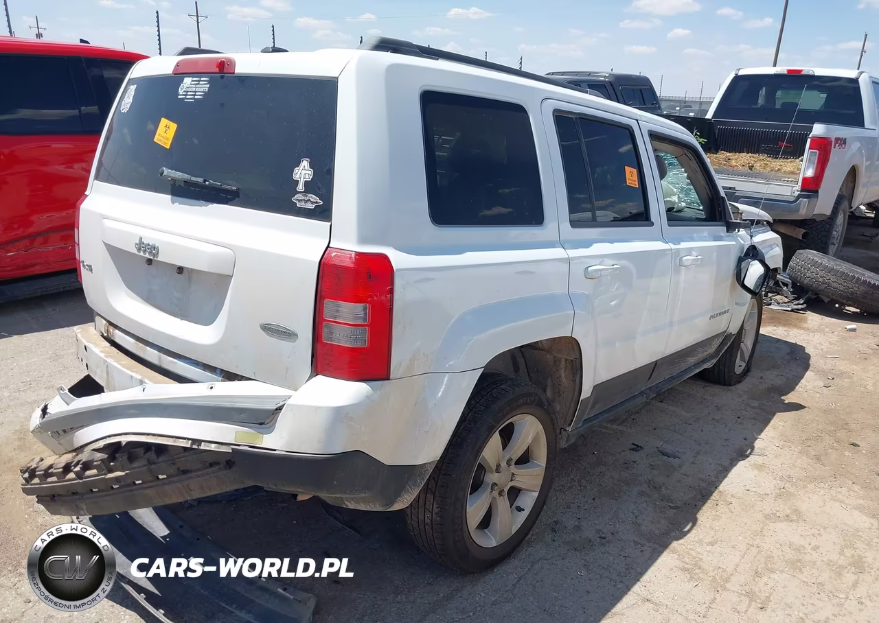2014 Jeep Patriot Latitude VIN:1C4NJRFB3ED579937 - 4