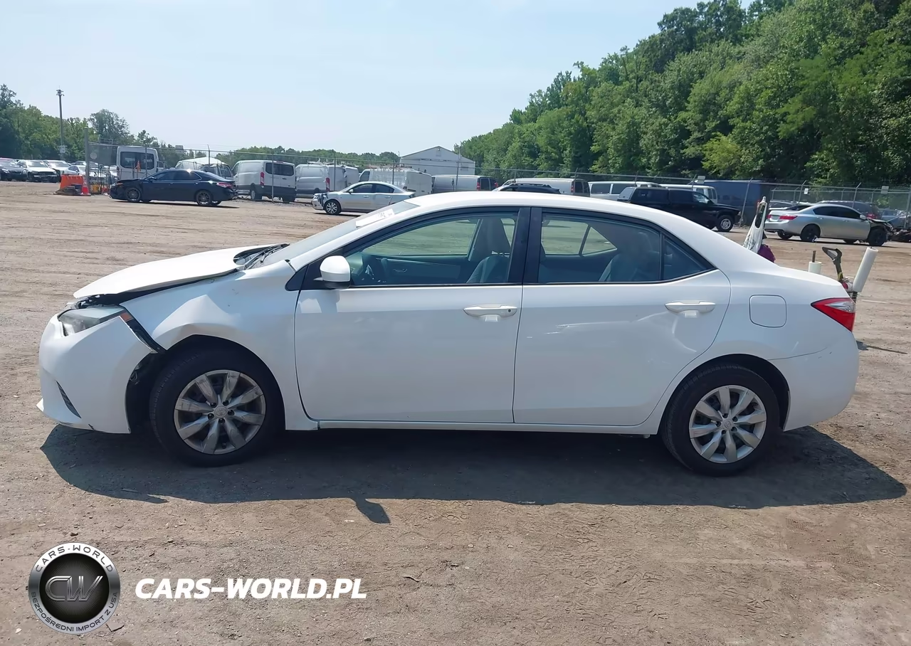 2015 Toyota Corolla Le VIN:2T1BURHE2FC451172 - 15