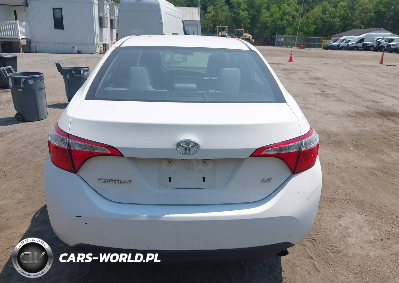 2015 Toyota Corolla Le VIN:2T1BURHE2FC451172 - 17