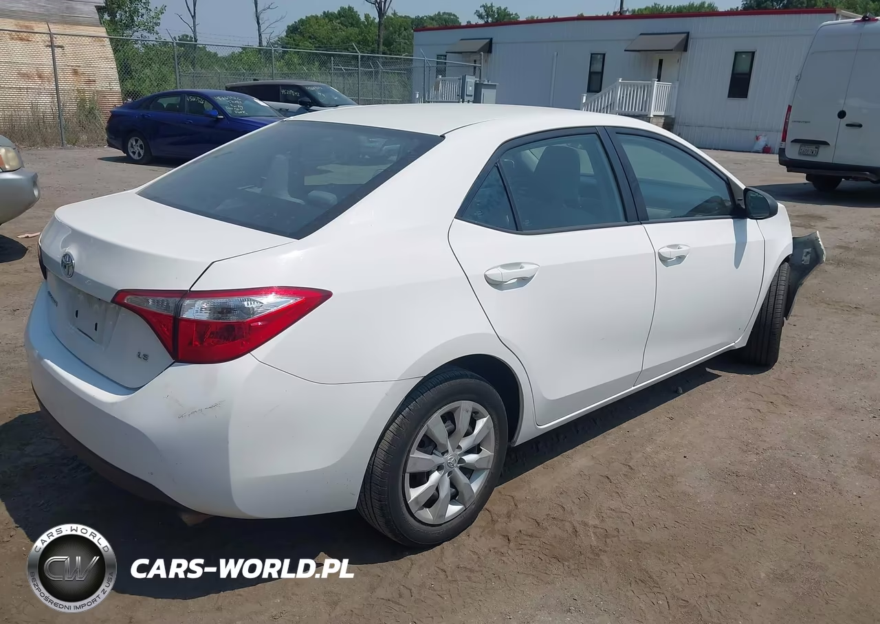 2015 Toyota Corolla Le VIN:2T1BURHE2FC451172 - 4