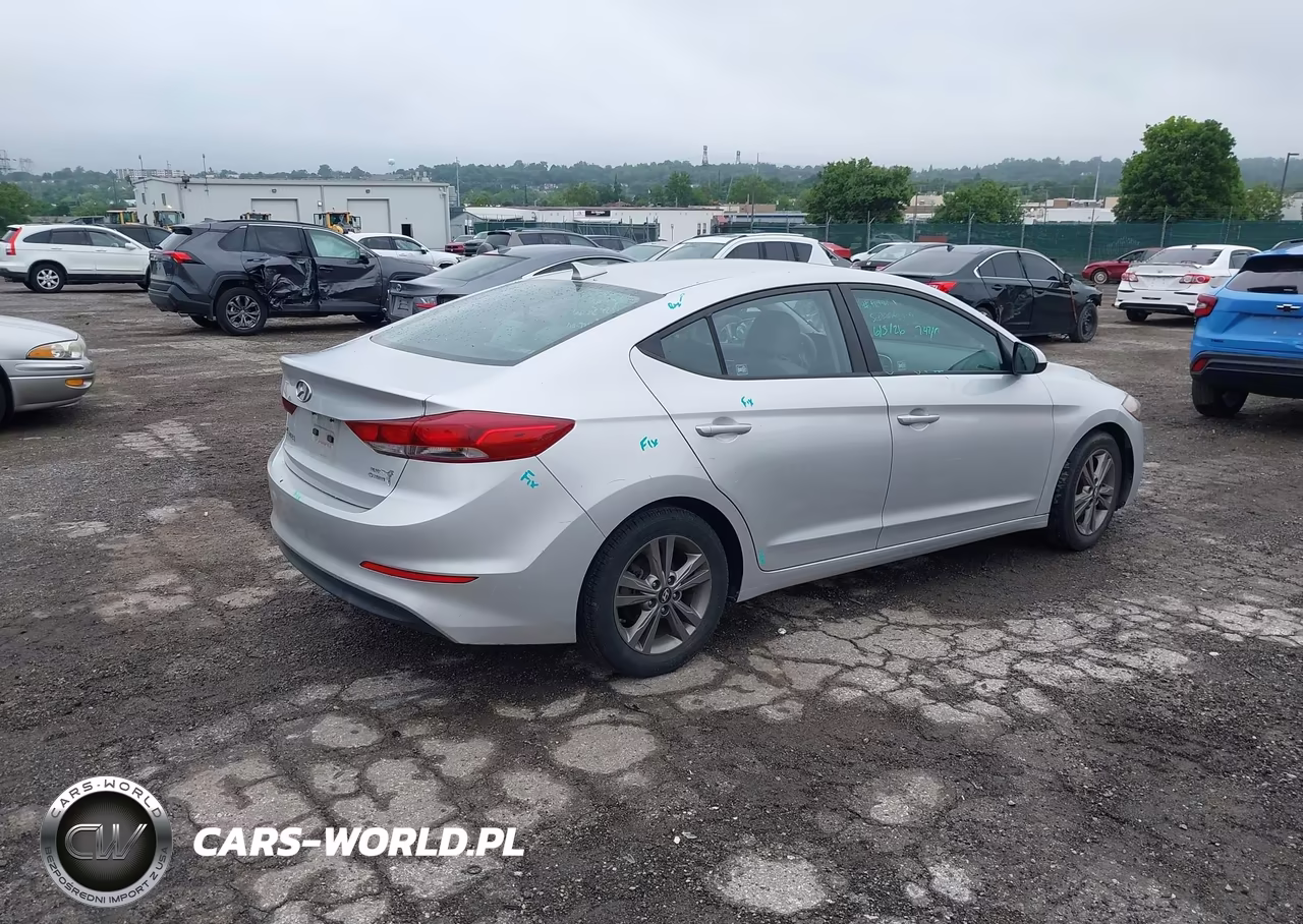 2018 Hyundai Elantra Sel VIN:5NPD84LF6JH234746 - 4