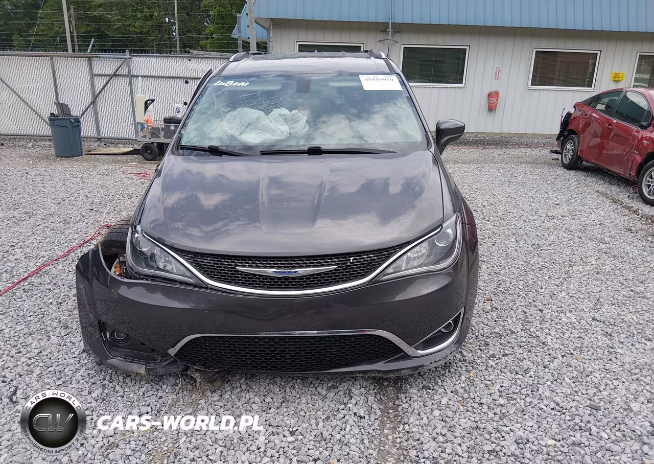 2018 Chrysler Pacifica Touring L VIN:2C4RC1BG6JR258822 - 11
