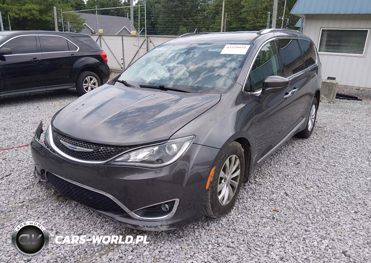 2018 Chrysler Pacifica Touring L VIN:2C4RC1BG6JR258822 - 2