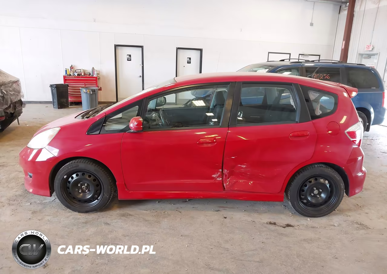 2010 Honda Fit Sport VIN:JHMGE8H43AC008369 - 14