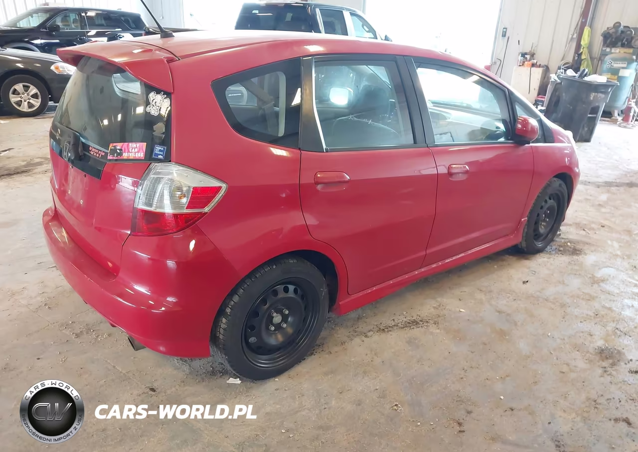 2010 Honda Fit Sport VIN:JHMGE8H43AC008369 - 4