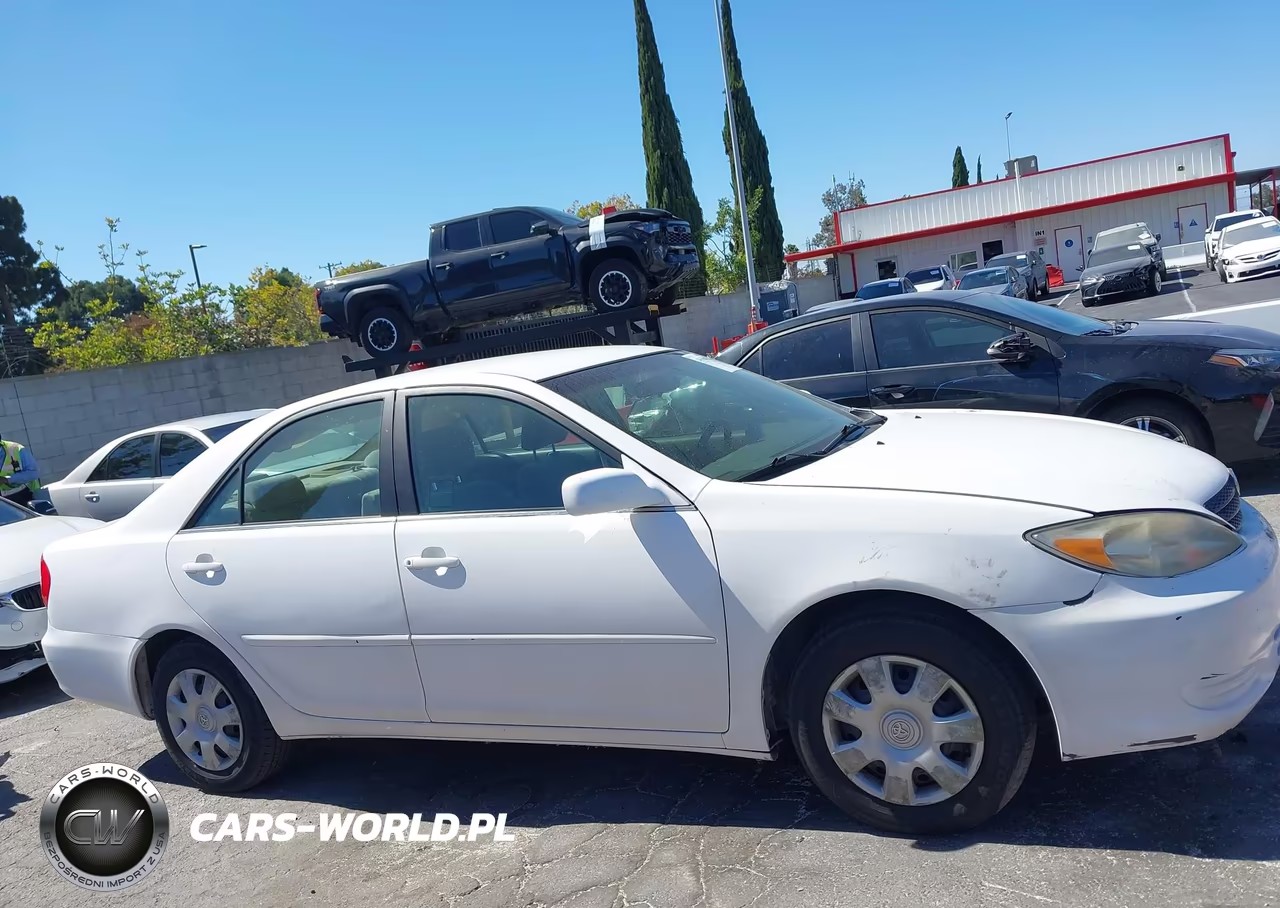 2003 Toyota Camry Le VIN:4T1BE32K33U246303 - 13