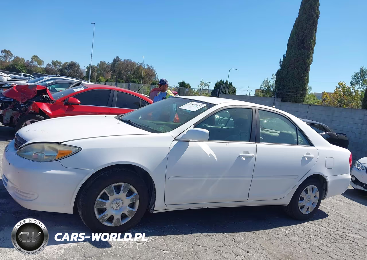 2003 Toyota Camry Le VIN:4T1BE32K33U246303 - 14