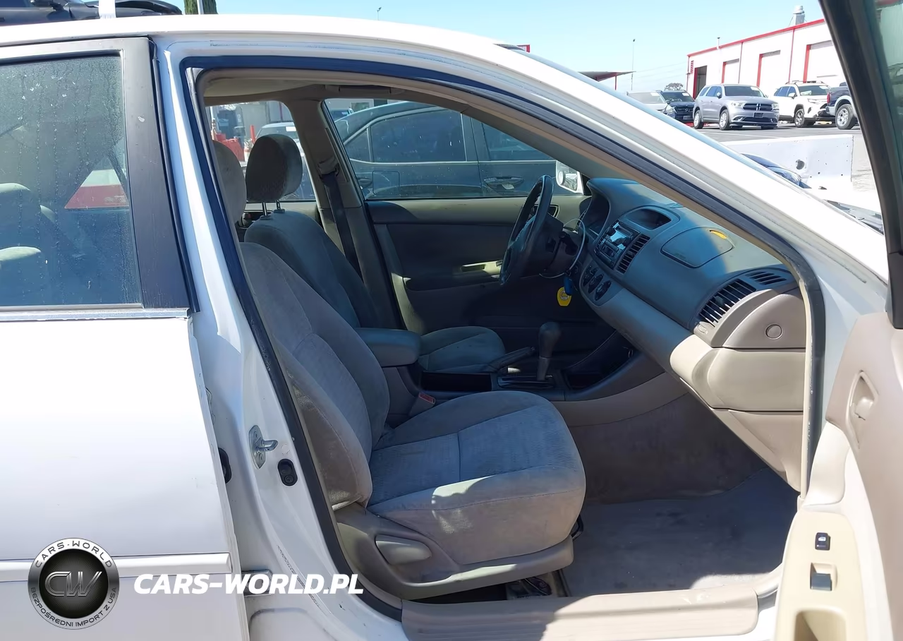2003 Toyota Camry Le VIN:4T1BE32K33U246303 - 5