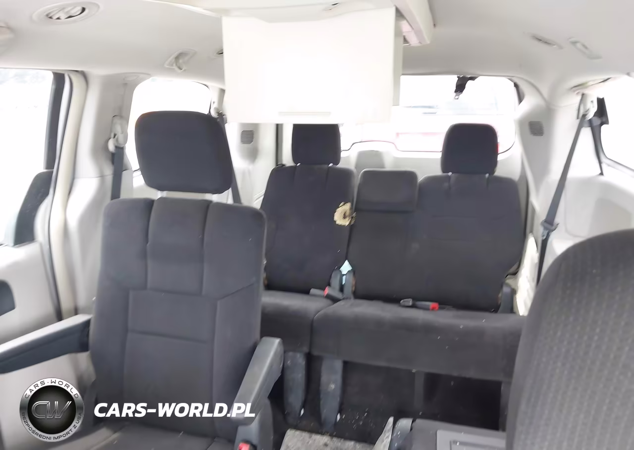 2011 Chrysler Town & Country Touring VIN:2A4RR5DG0BR649107 - 8