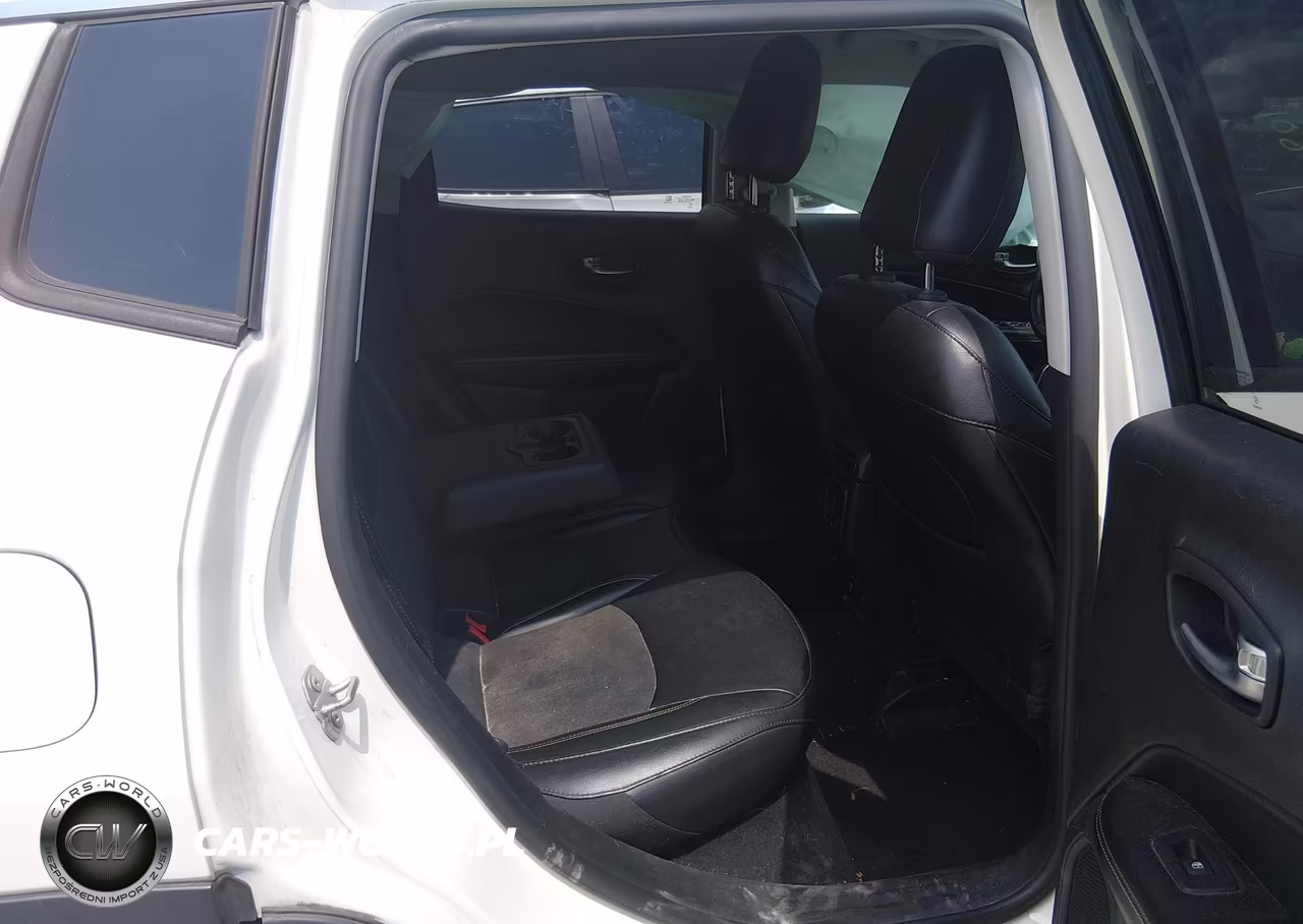 2019 Jeep Compass Latitude 4X4 VIN:3C4NJDBB1KT741823 - 8