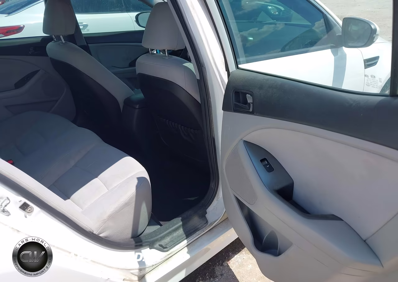 2015 Kia Optima Lx VIN:KNAGM4A7XF5580808 - 8