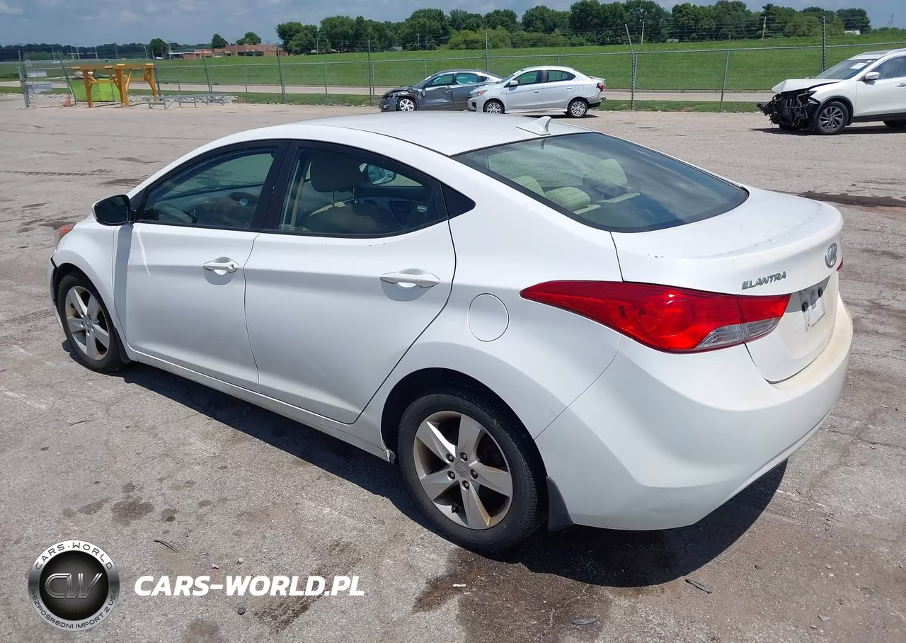 2013 Hyundai Elantra Gls VIN:5NPDH4AEXDH226163 - 3