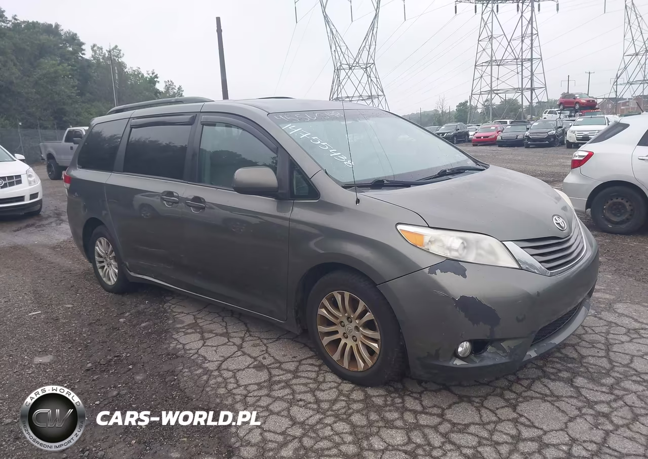 2011 Toyota Sienna Xle V6 – zdjęcie 1 z 17