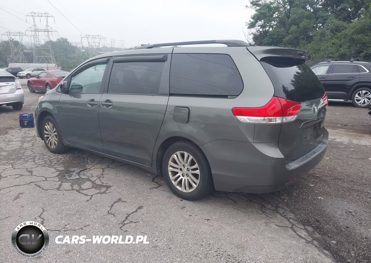 2011 Toyota Sienna Xle V6 VIN:5TDYK3DC4BS058275 - 3