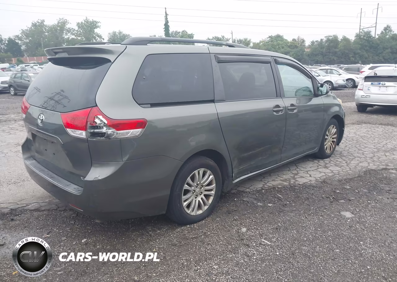 2011 Toyota Sienna Xle V6 VIN:5TDYK3DC4BS058275 - 4