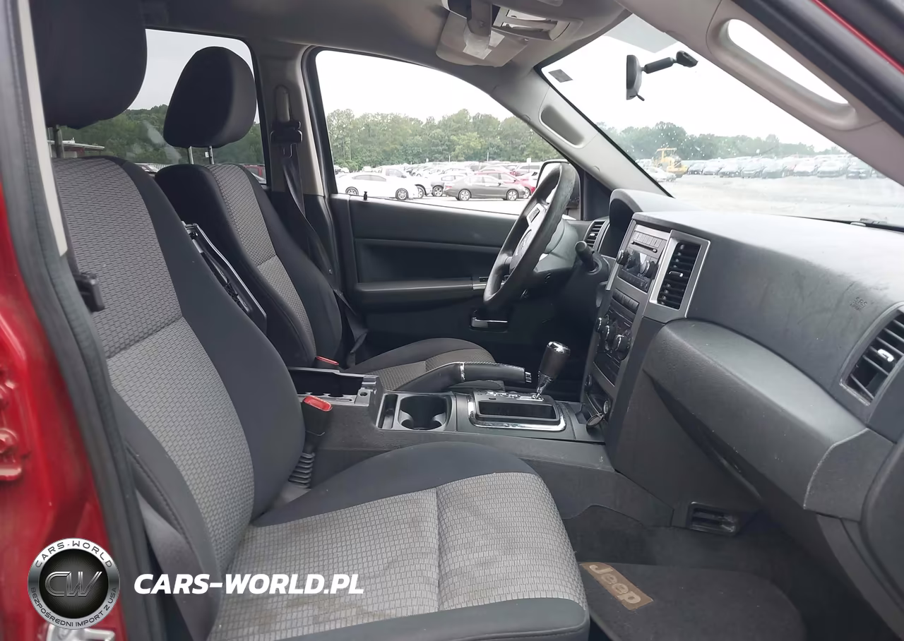 2010 Jeep Grand Cherokee Laredo VIN:1J4PS4GK1AC121573 - 5