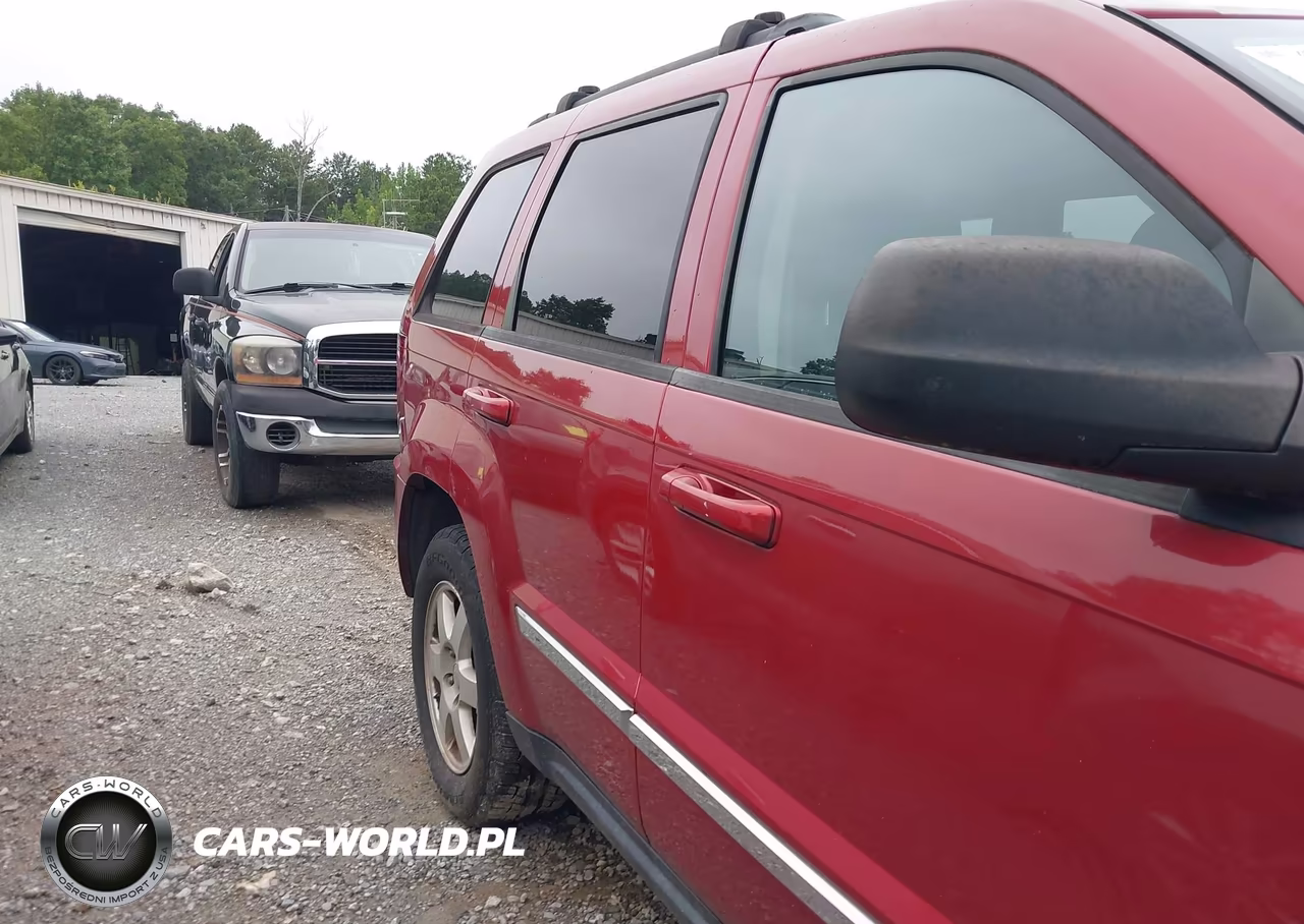 2010 Jeep Grand Cherokee Laredo VIN:1J4PS4GK1AC121573 - 6