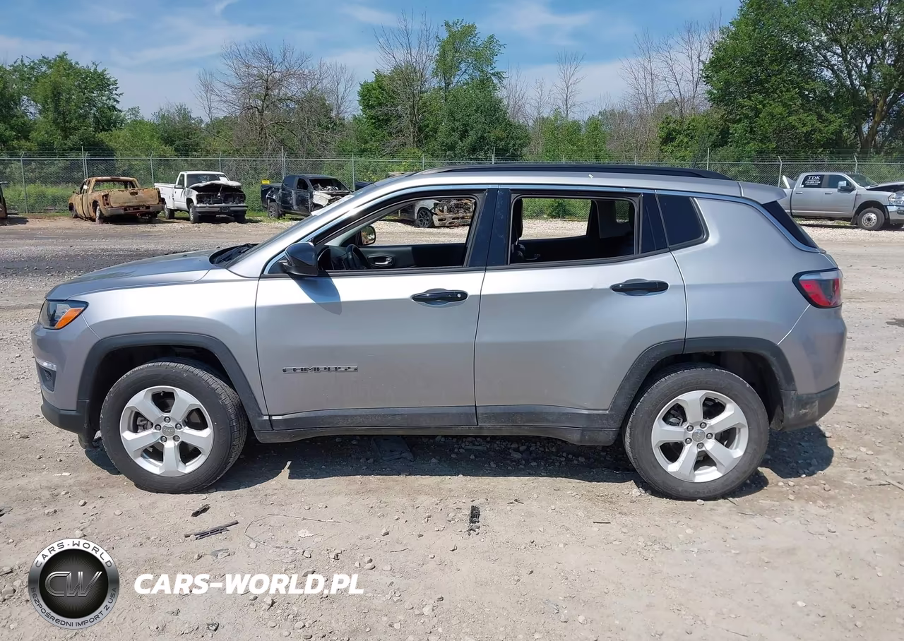 2018 Jeep Compass Latitude 4X4 VIN:3C4NJDBB3JT350316 - 14