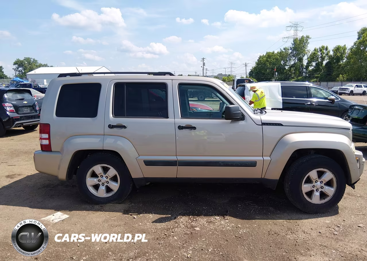 2010 Jeep Liberty Sport VIN:1J4PN2GK0AW172847 - 12