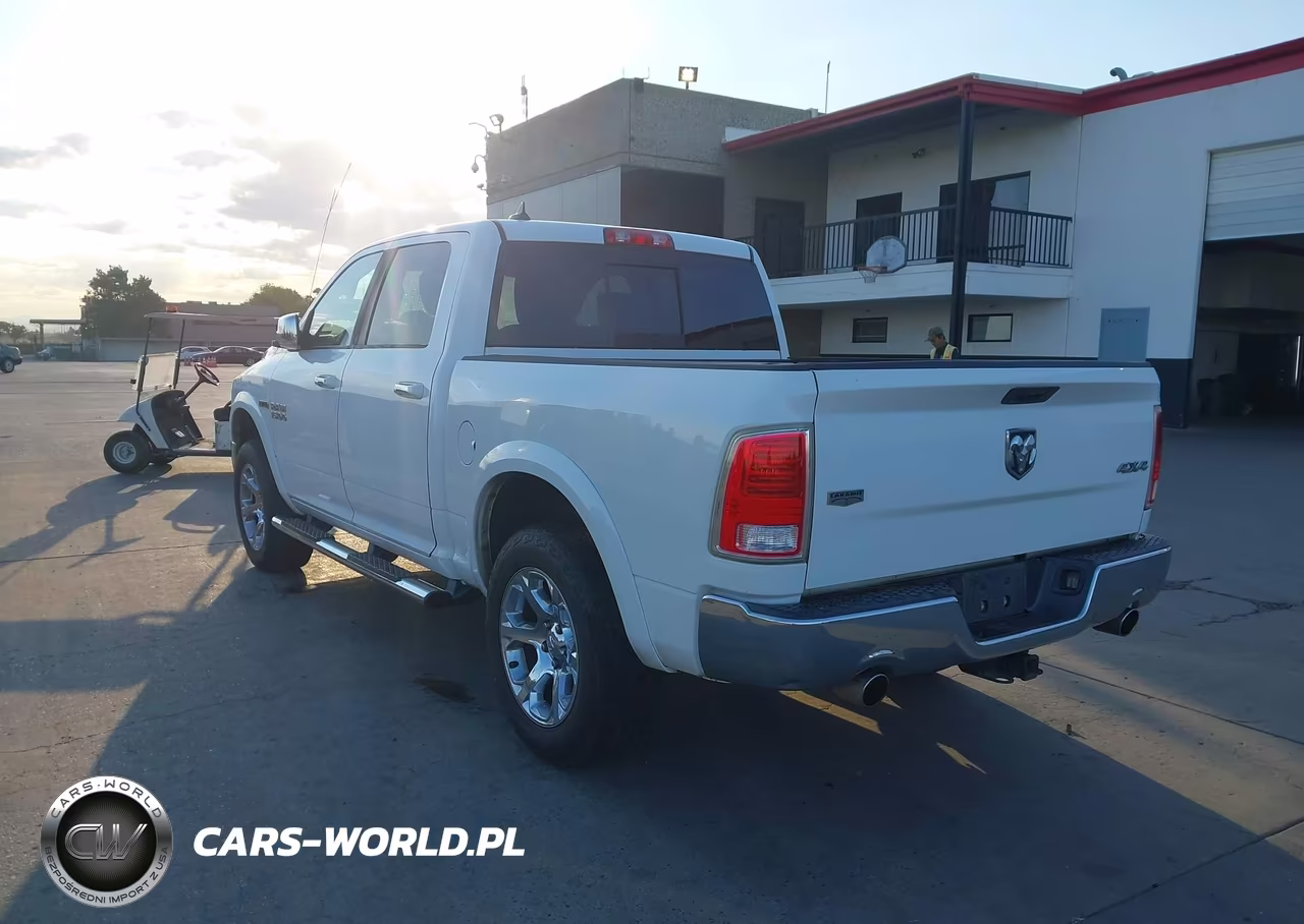 2016 Ram 1500 Laramie VIN:1C6RR7NM3GS326334 - 3