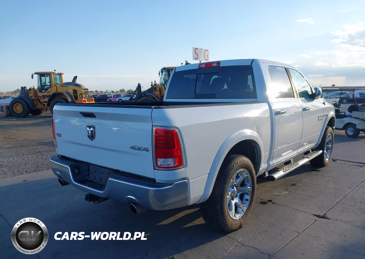 2016 Ram 1500 Laramie VIN:1C6RR7NM3GS326334 - 4
