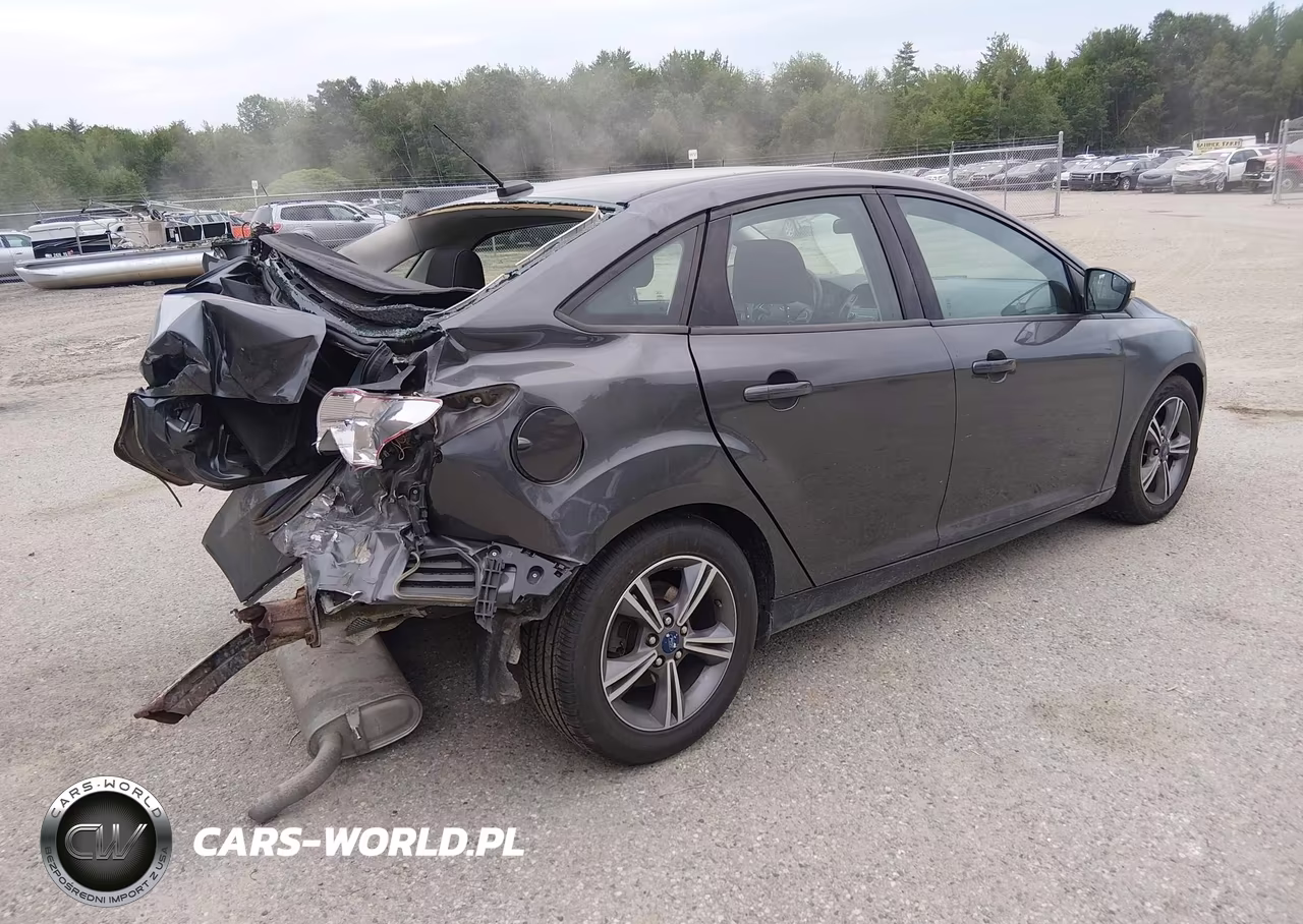 2017 Ford Focus Se VIN:1FADP3FEXHL316099 - 4