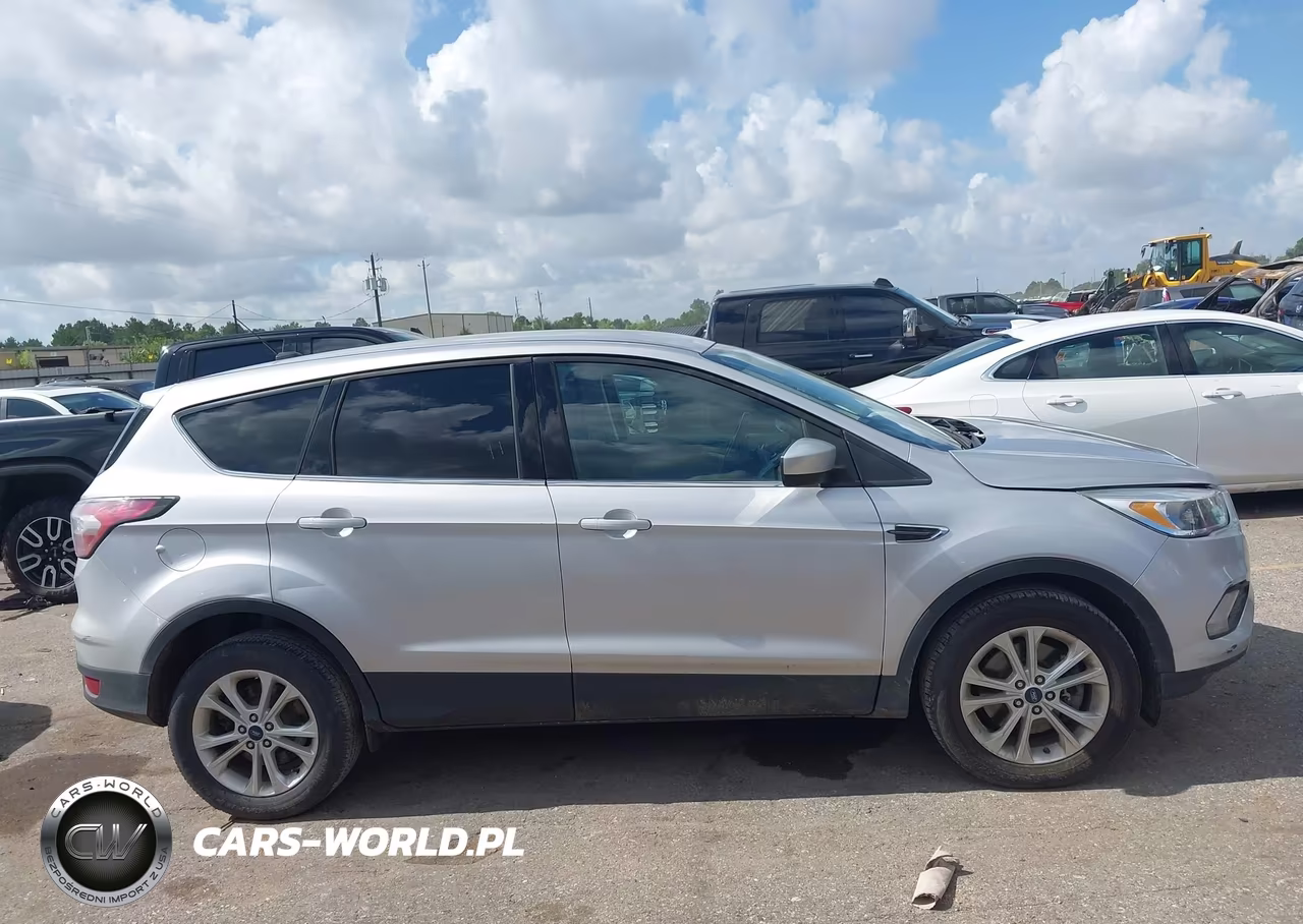 2017 Ford Escape Se VIN:1FMCU9GD9HUB52860 - 13
