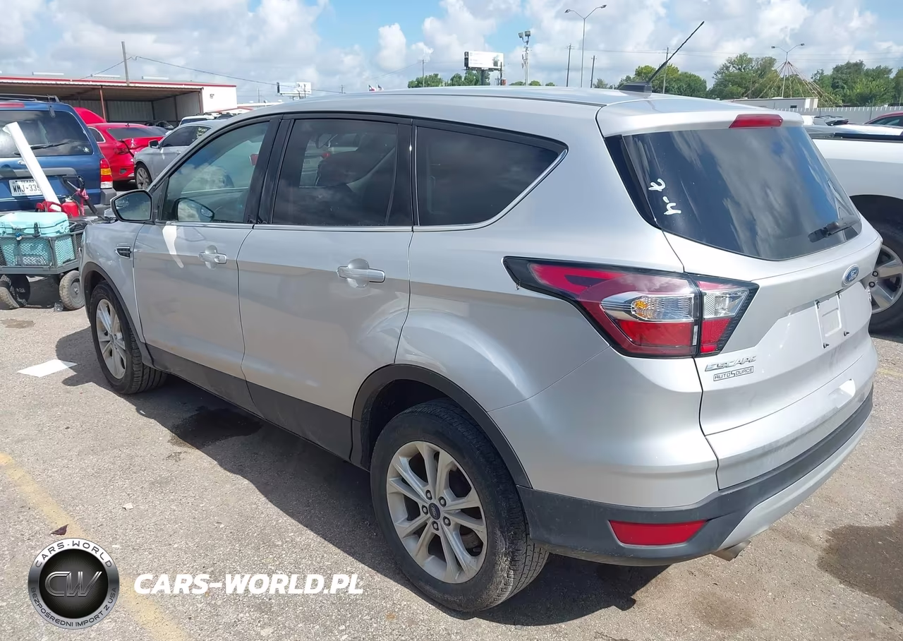 2017 Ford Escape Se VIN:1FMCU9GD9HUB52860 - 3