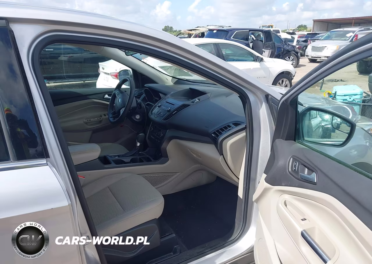 2017 Ford Escape Se VIN:1FMCU9GD9HUB52860 - 5